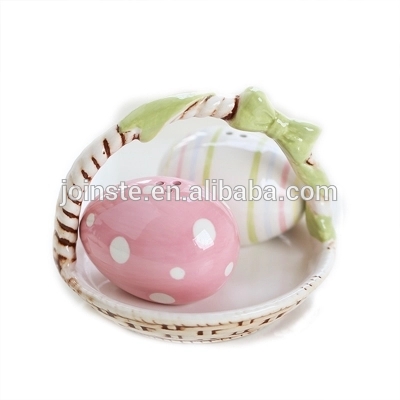 Customized cute egg shaped salt and pepper shaker set Easter gift