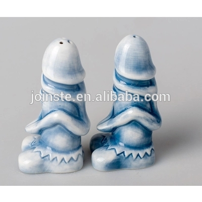 Customized 3d blue cute human shape salt and pepper shaker spice shaker portable