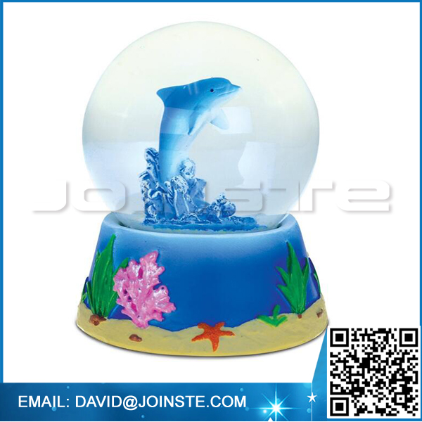 Dolphin 65MM Resin Finish Snow Globe – Ocean Life Theme