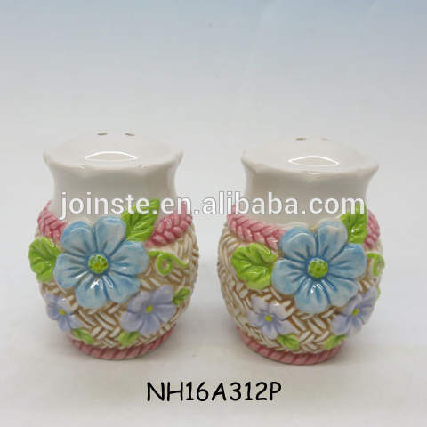 Customized disposable 3d flower ceramic salt and pepper shaker spice shaker