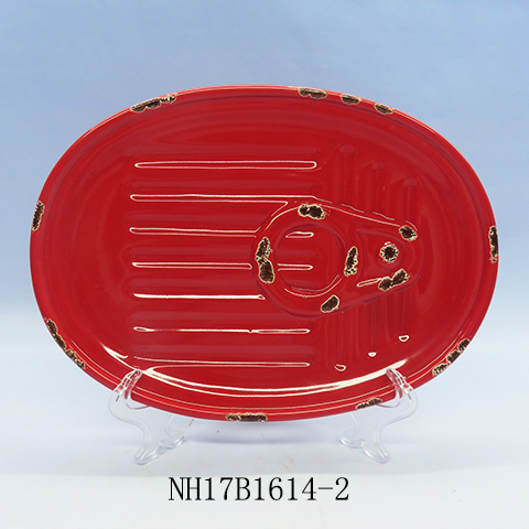 Red ceramic ring pull embossed rustic plate