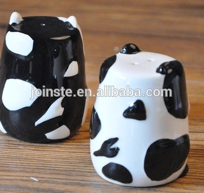 Customized cow salt and pepper shaker set spice shaker set home kitchen