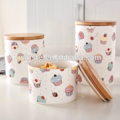 Customized cake painting with wooden lid ceramic cookie jar candy jar biscuit jar