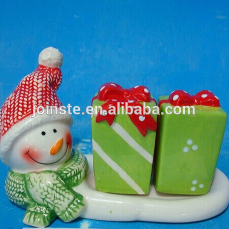 Customized Christmas green Santa with gift ceramic salt and pepper shaker set