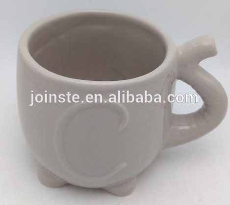 Wholesales White ceramic mug with cute handgrip