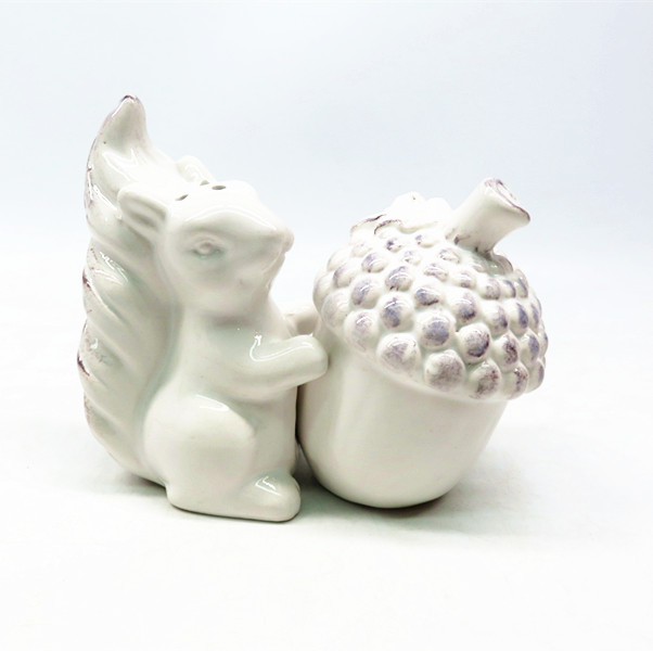 White ceramic squirrel ornament ,squirrel figurines