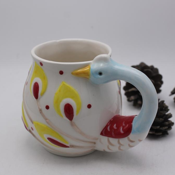 Customized 3d peacock shape ceramic mug with handle 12oz coffee mug