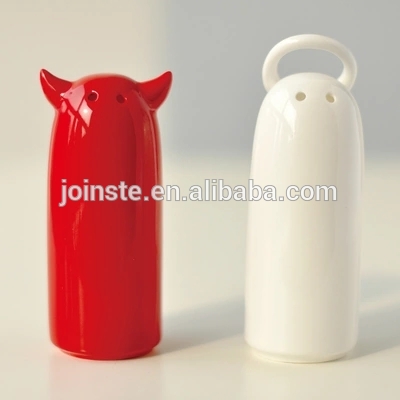 Customized red and white ceramic salt and pepper shaker set spice shaker