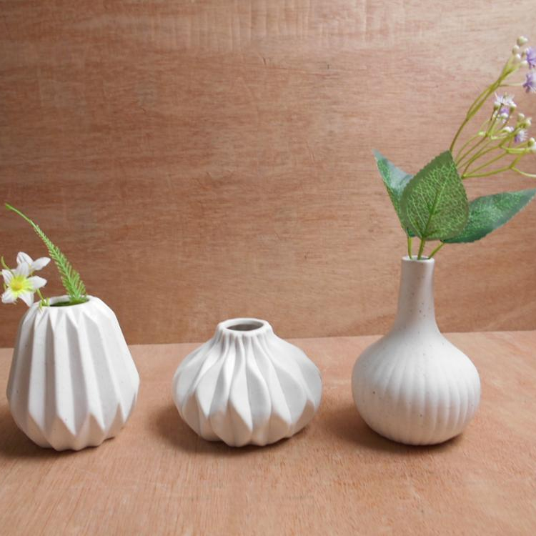 Custom new design white ceramic flower pot all kinds different shape flower vase