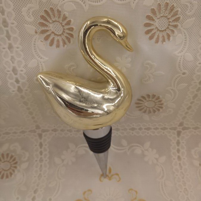 custom wine bottle stoppers,fancy wine bottle stopper,novelty wine bottle stopper, ceramic swan wine bottle plug