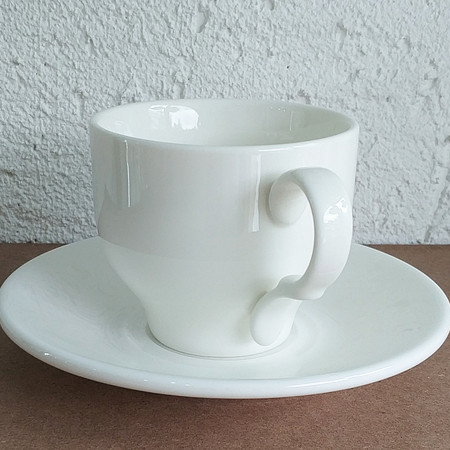 Customized white color ceramic mug with tray and handle coffee cup