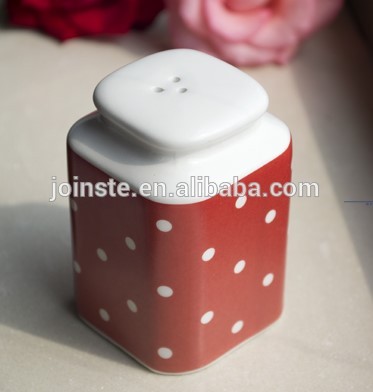 Wholesale Cheap decal logo Ceramic restaurant salt pepper kitchen shaker