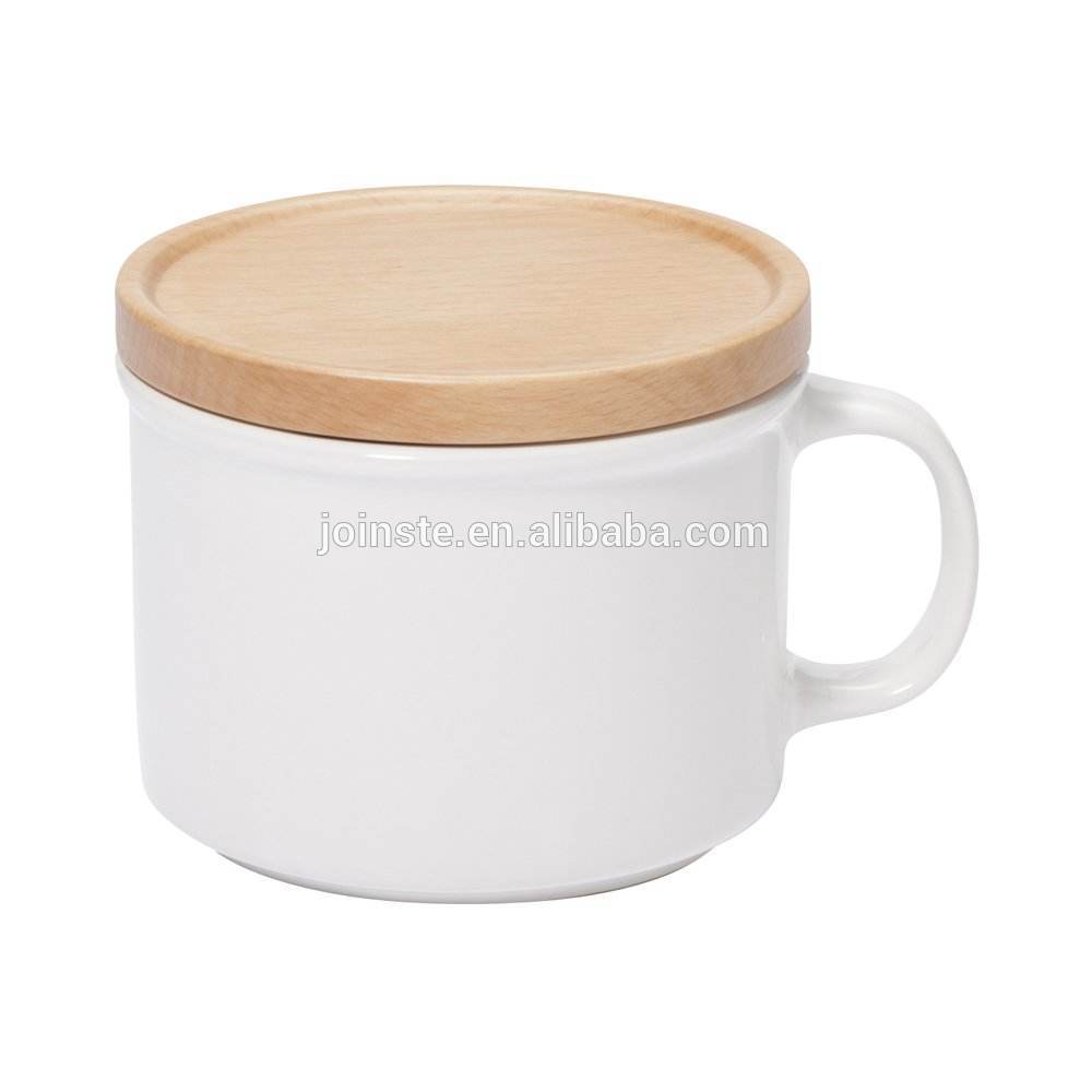 Elegant white small ceramic mugs with bamboo lid