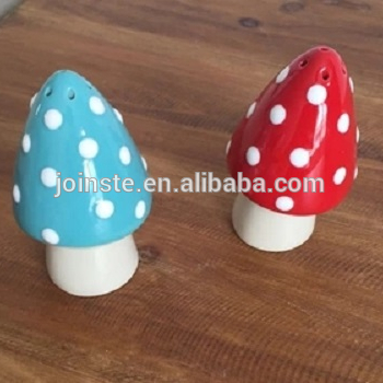 Customized mushroom shape mini disposable ceramic salt and pepper shaker set spice shaker