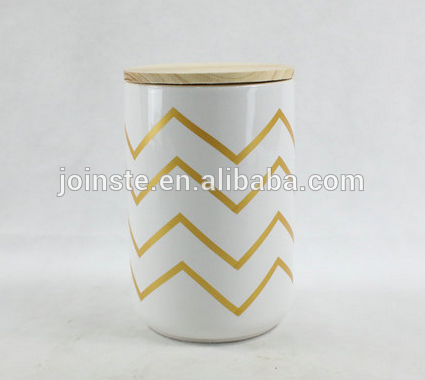 Bamboo cover ceramic sealing storage canister with gold texture