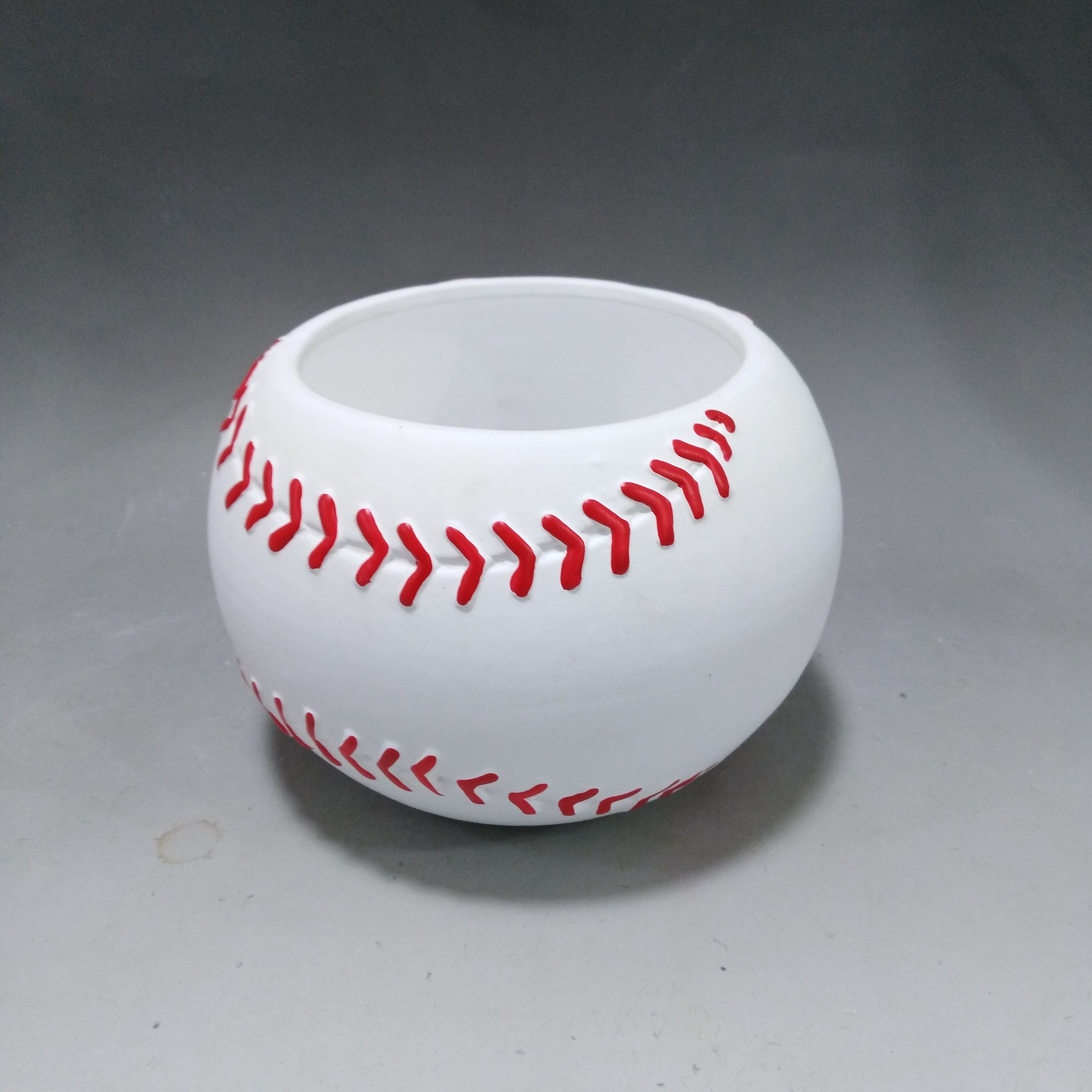 Customization sport ball shaped  flower pot small ceramic flower pot for plants