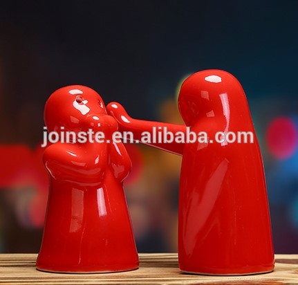 Customized red cute child salt and pepper shaker set shaker